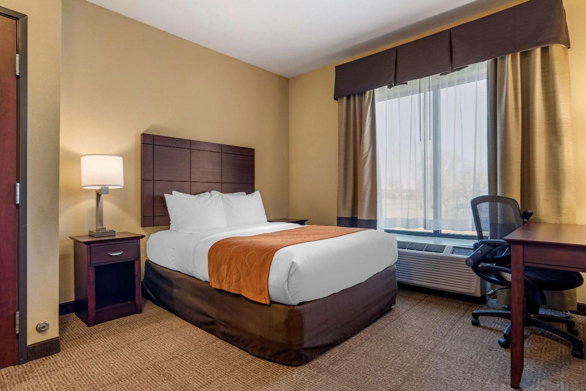 Double Suite Two Double Beds Accessible or Non-Smoking,1276130398:JPEG